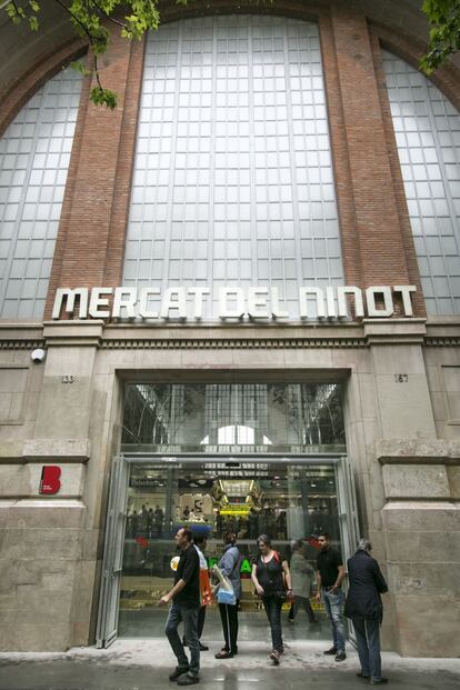 Una de les entrades del mercat.