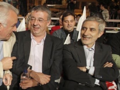 Ángel Pérez, Cayo Lara, Gregorio Gordo y Gaspar Llamazares, en el arranque de la campaña electoral de IU en las autonómicas y municipales de 2011.