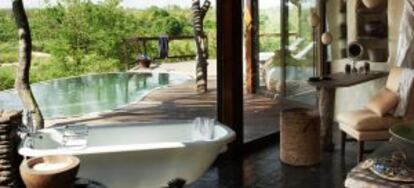 Bañera y piscina del Singita Sabi Sand.