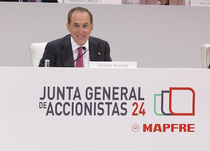 El presidente de Mapfre, Antonio Huertas, rindiendo cuentas ante la junta de accionistas de la aseguradora.