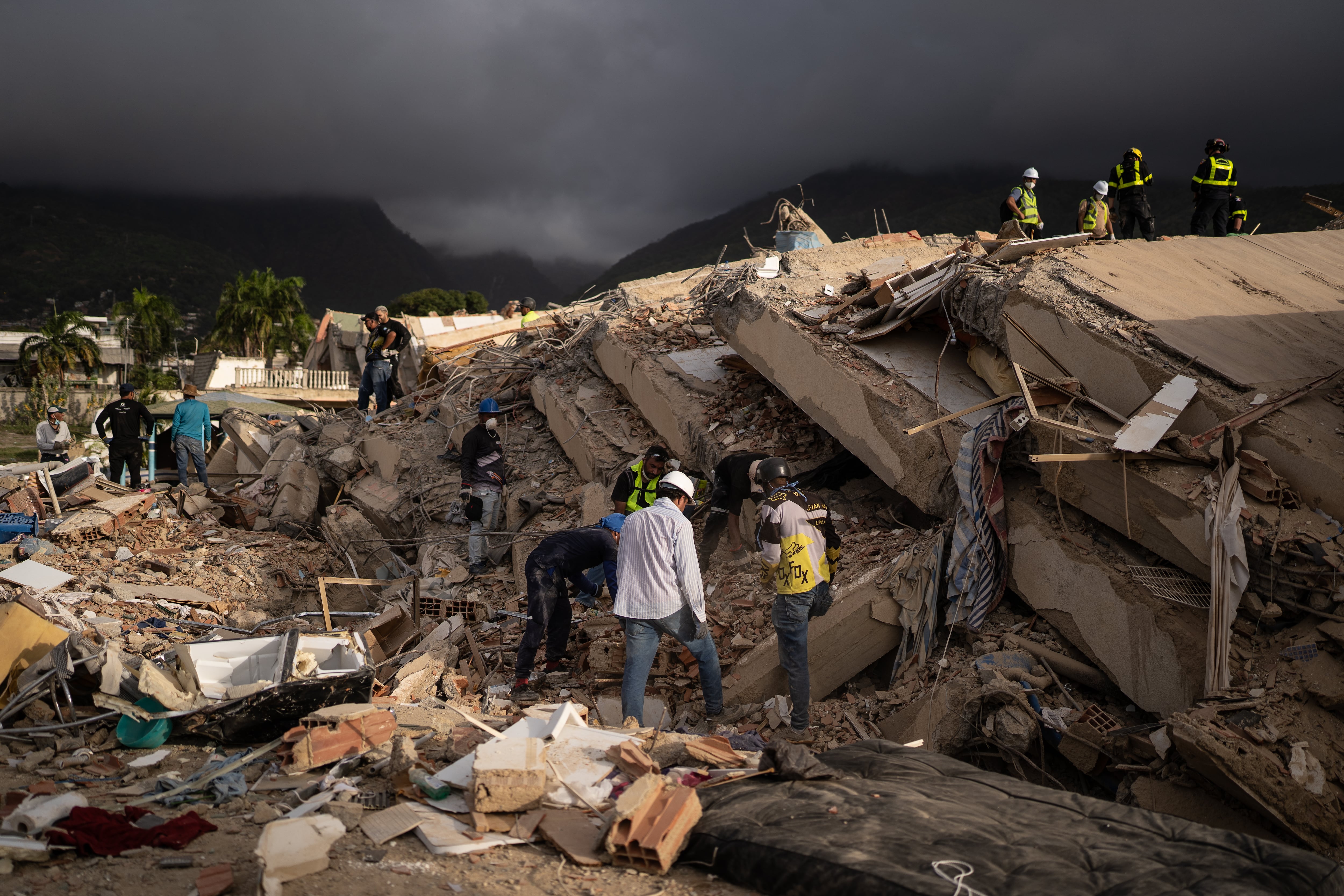Última hora del terremoto en Venezuela, en directo | Exteriores eleva a 9 la cifra de españoles fallecidos y a 152 la de desaparecidos en el doble terremoto de Venezuela