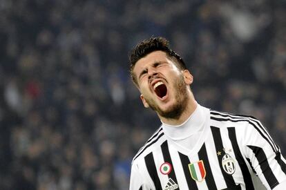 Morata en un partido con la Juve.