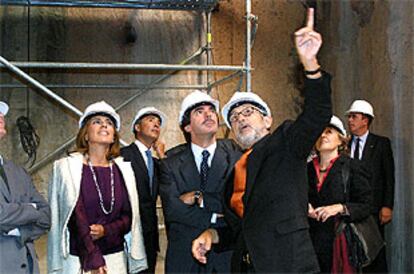 José María Aznar y Ana Botella con el arquitecto Óscar Tusquets en el Palau de la Música de Barcelona.