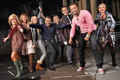 Belén junto a alguno de los colaboradores del programa.