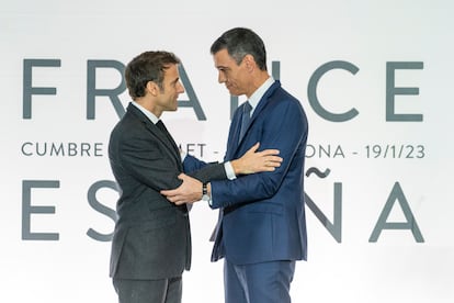 Emmanuel Macron y Pedro Sánchez, durante la cumbre hispano-francesa en la que se acordó el tratado de amistad, en enero de 2023.