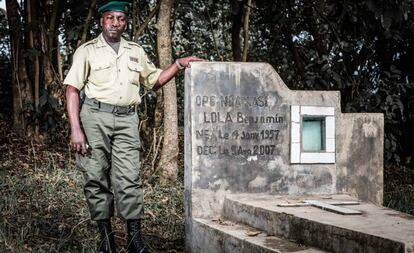 Innocent Mburanumwe, en el parque nacional de Virunga (República Democrática del Congo).