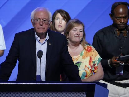 Bernie Sanders se dirige a sus simpatizantes este lunes