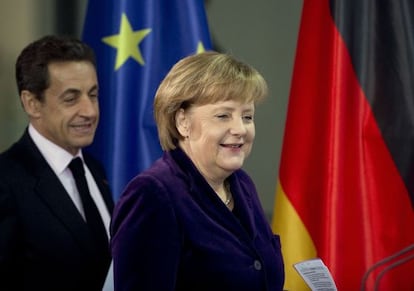 Angela Merkel y Nicolas Sarkozy, tras la reunión en Berlín.