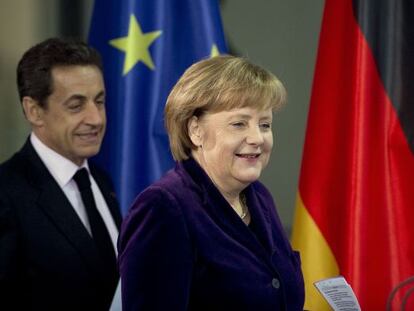 Angela Merkel y Nicolas Sarkozy, tras la reunión en Berlín.