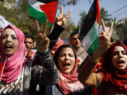 Mulheres palestinas durante a manifestação do Dia da Mulher em 7 de março de 2018.