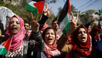 Mulheres palestinas durante a manifestação do Dia da Mulher em 7 de março de 2018.