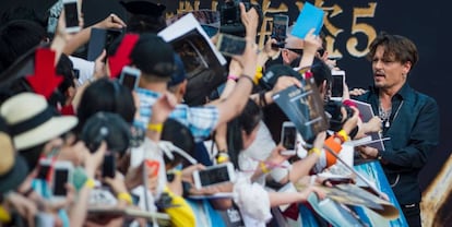 Johnny Depp, con sus fans en China.