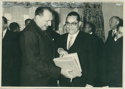 Luis Rosales con Juan de Borbón.