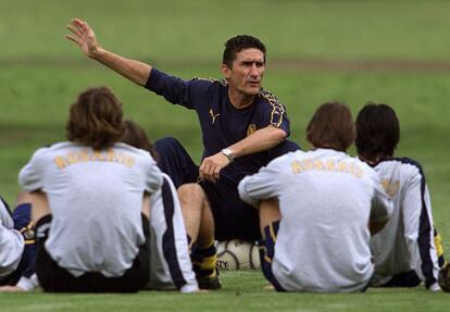 Bauza en una imagen de 2001, cuando entrenaba a Rosario Central