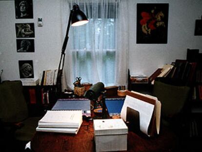 Mesa de trabajo de Marguerite Yourcenar y su compañera Grace Frick,
en la casa de la isla de los Montes Desiertos.