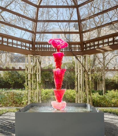 'Pink Lady (for Asha)' (2013), de Lynda Benglis. 