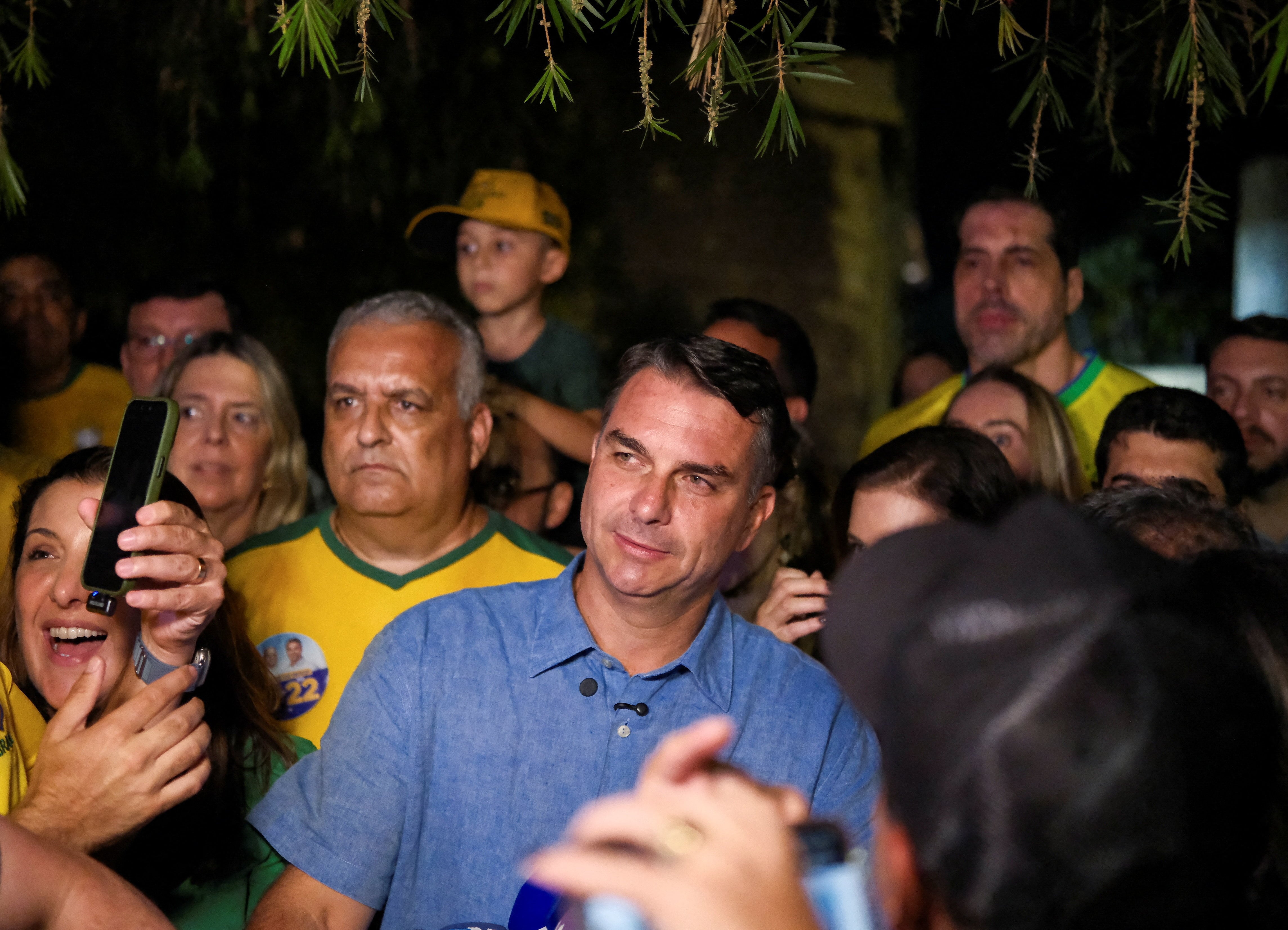 Bolsonaro vence a Lula en primera vuelta de las elecciones y acaricia el retorno de la ultraderecha al poder en Brasil