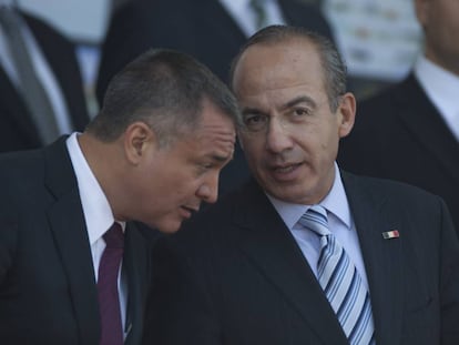 García Luna y Felipe Calderón en junio de 2012, en el día del Policía. 