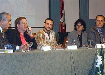 Francisco Díaz de Castro, Luis Antonio de Villena, Vicente Gallego, Ángeles Mora y Luis Alberto de Cuenca.