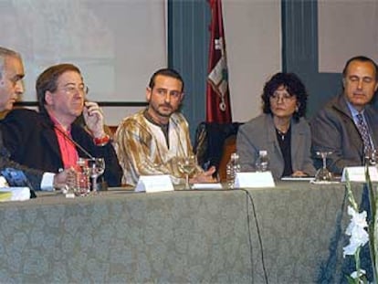 Francisco Díaz de Castro, Luis Antonio de Villena, Vicente Gallego, Ángeles Mora y Luis Alberto de Cuenca.