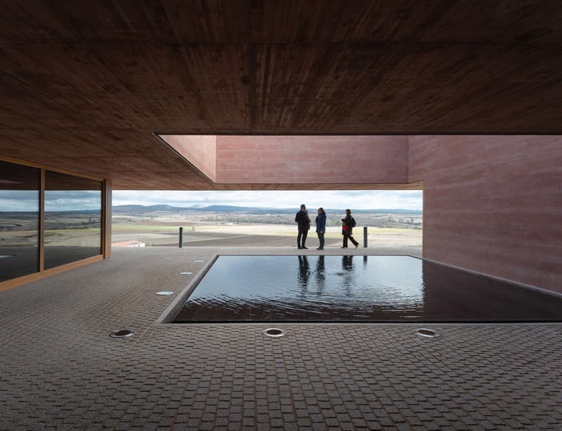 Centro de visitantes de Clunia Sulpicia creado por los arquitectos Antonio Tejedor y Mercedes Linares.