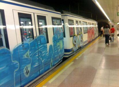 Pintada en un vagón del Metro, el pasado 29 de septiembre.