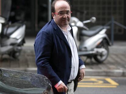 El l&iacute;der del PSC arriba a la seu del partit. 