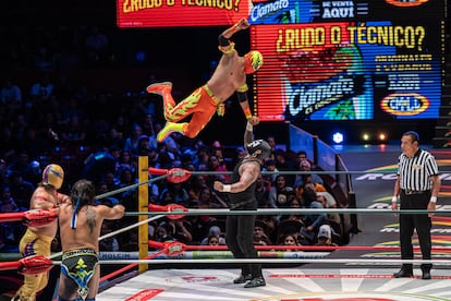 El luchador Fuego en la Arena México, el 26 de agosto del 2025.
