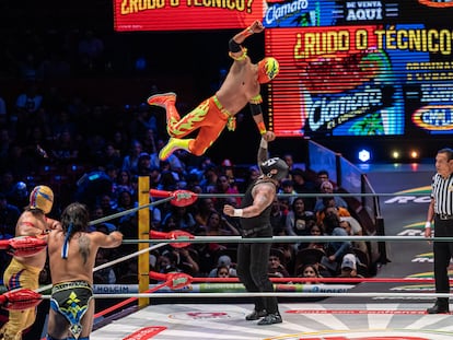 The wrestler Fuego at the Arena México, on August 26, 2025.