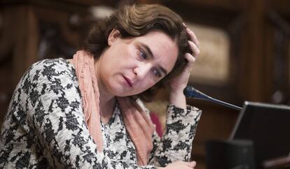 Ada Colau en un ple de l'Ajuntament.