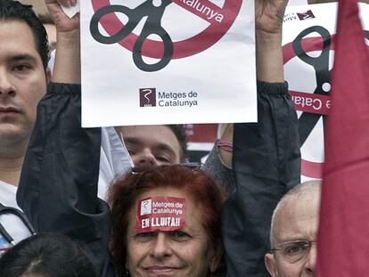 Médicos de Cataluña protestan contra los recortes en la sanidad pública.