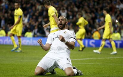 Benzema celebra su gol al Villarreal.