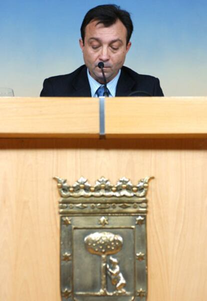 Manuel Cobo, en la conferencia de prensa en la que ha comentado la retirada de su candidatura a la presidencia del PP de Madrid.