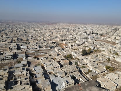 La ciudad siria de Jan Sheijun, tras su toma por los rebeldes, el pasado martes.