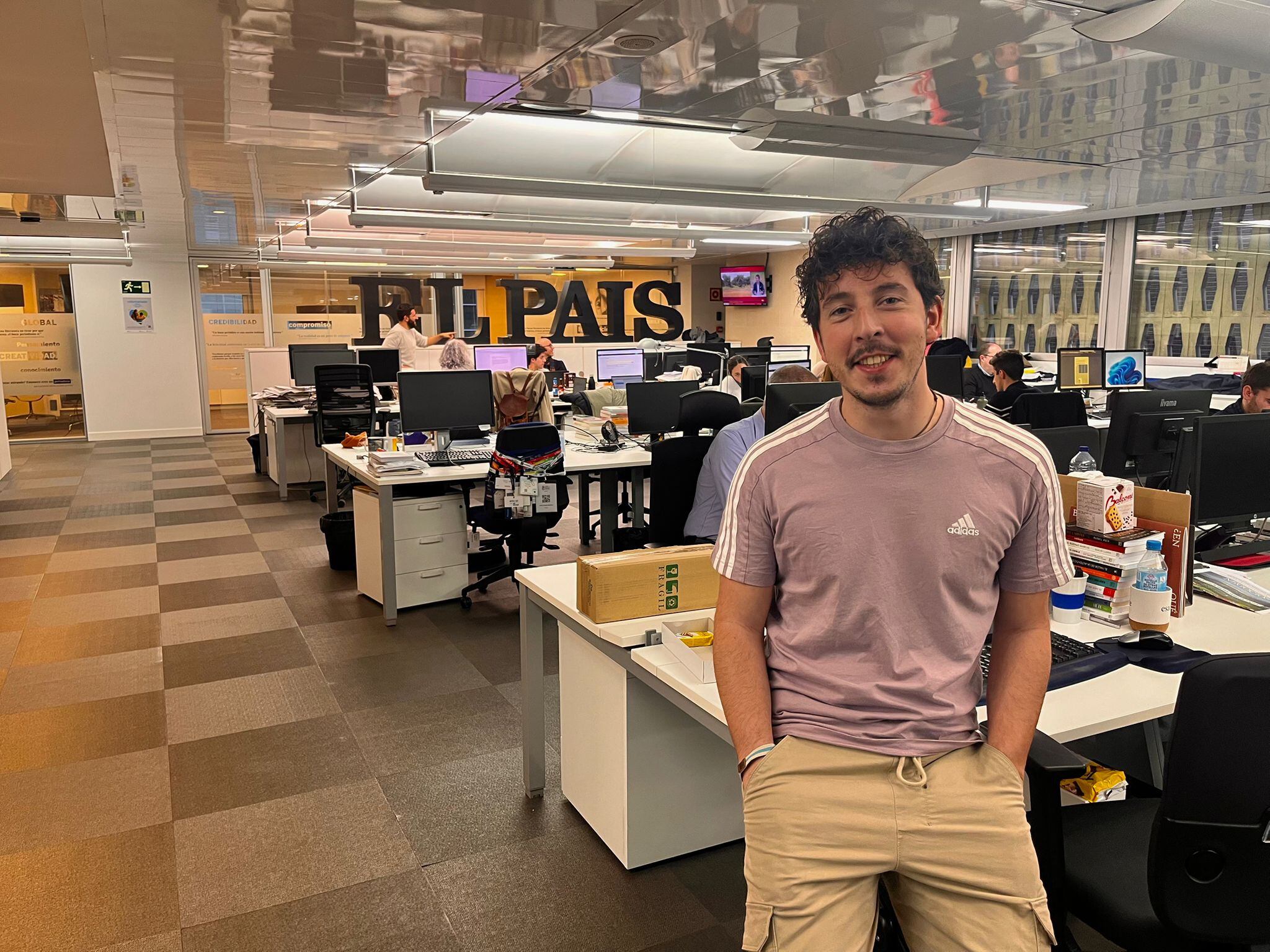 El periodista de EL PAÍS Dani Sousa, ganador del Premio Andalucía de Periodismo