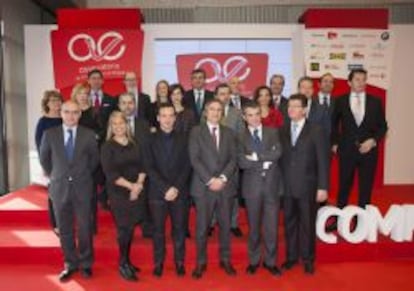 Foto de familia de los responsables de las 19 grandes empresas que forman el Observatorio de Innovación en el Empleo (OIE).