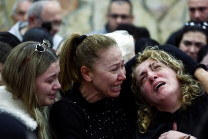 Entierro de Rafael Ben Eliyahu, una de las víctimas mortales del atentado del pasado viernes, este domingo en un cementerio de Jerusalén.