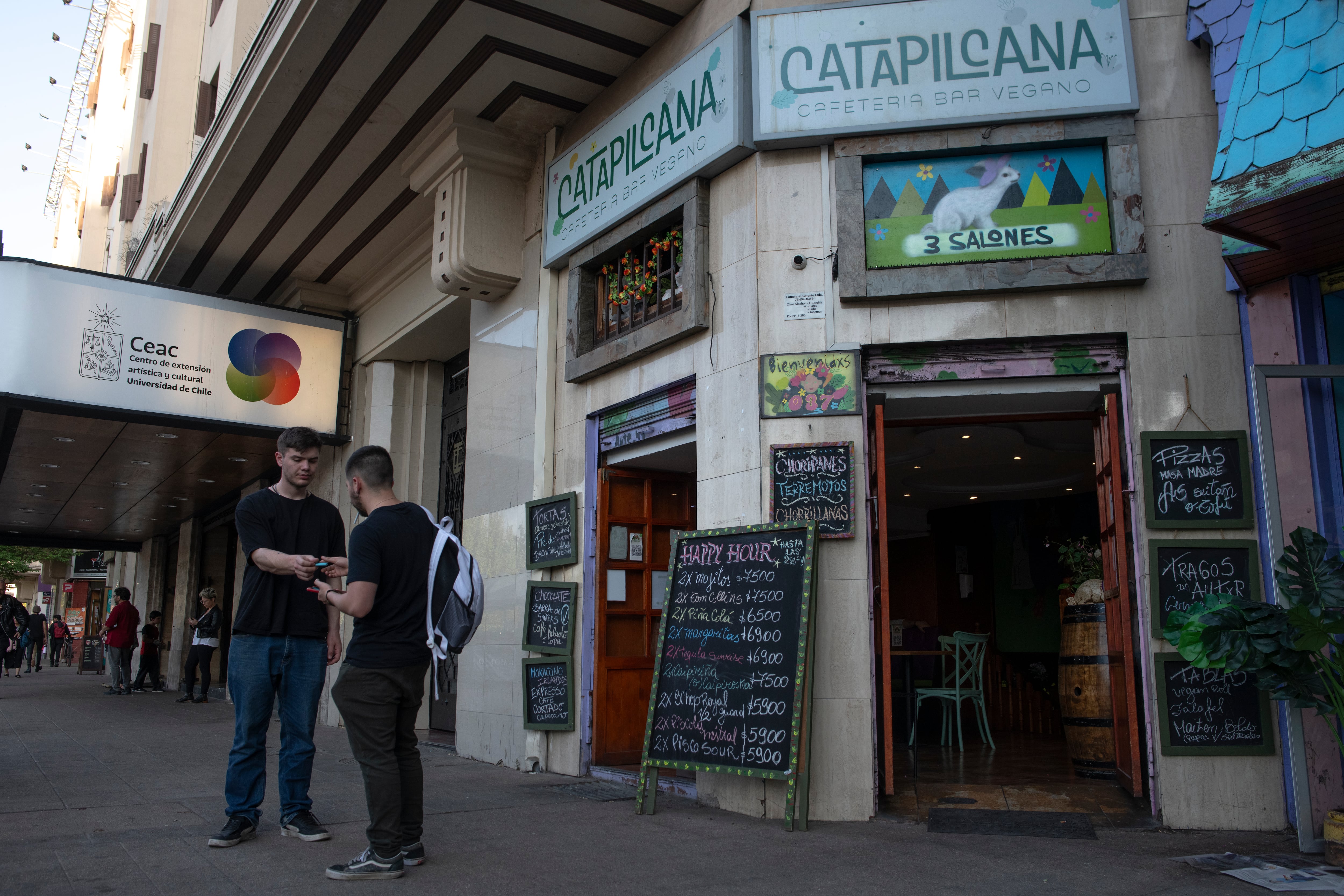 La economía chilena muestra números negativos por tercer mes consecutivo