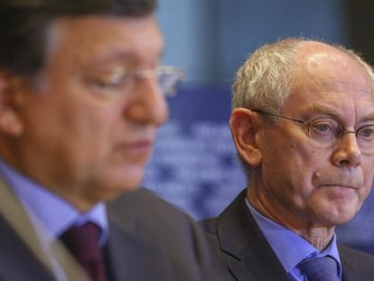 El presidente del Consejo Europeo, Herman Van Rompuy, derecha, y el presidente del Consejo Europeo, Jos&eacute; Manuel Dur&atilde;o Barroso, en una intervenci&oacute;n ante la Euroc&aacute;mara.