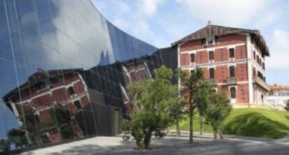 Vista del Museo Cristóbal Balenciaga, en Getaria.