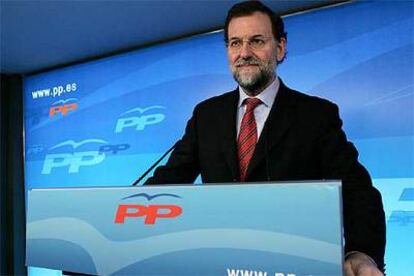 El presidente del PP, Mariano Rajoy, en la rueda de prensa en la que se refirió al comunidao de ETA.