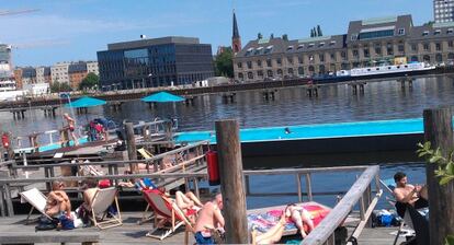 Las piscinas dentro del río del río Spree.