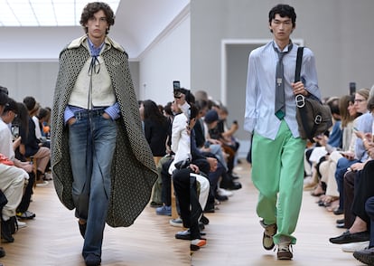 Dos 'looks' del desfile de Dior para primavera verano 2026.