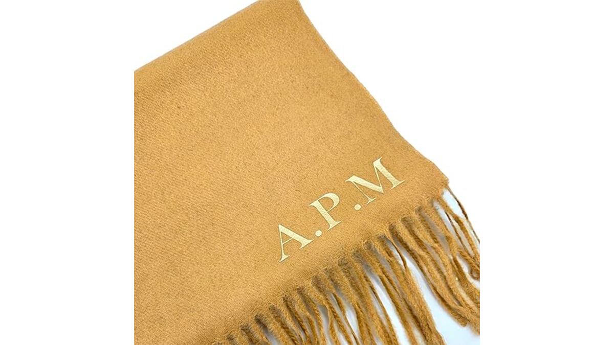 Tamaño: 32 x 180 cm.