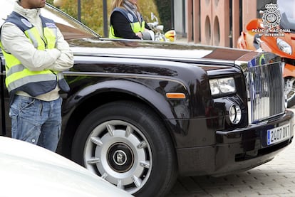 Uno de los 65 coches de lujo incautados a la red de narcotraficantes.