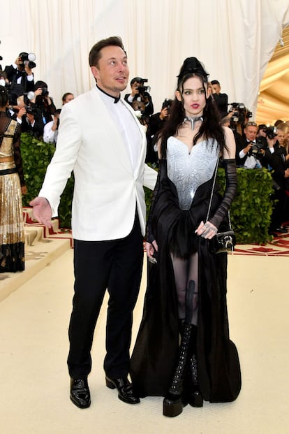 Elon Musk y Grimes, en su primera aparición pública en la gala MET de 2018.