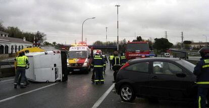Accidente en el que un guardia civil de 35 años resultó herido grave el pasado 29 de marzo, al ser arrollado por una furgoneta, cuyo conductor perdió el control del vehículo.