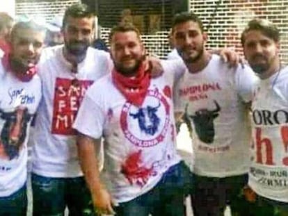 Els cinc membres de la Rajada, en una foto presa en els Sanfermines de 2016.