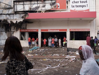 Supermercado destruido en Dakar el 3 de junio.