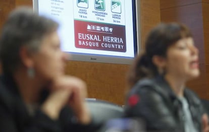 Imagen de los carteles que se colocarán en las carreteras de Gipuzkoa con el logo de 'Euskal Herria'.